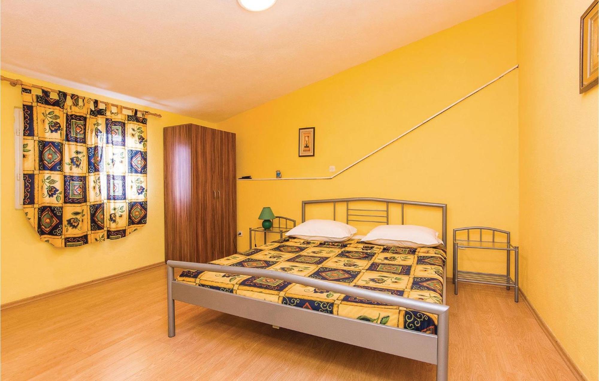 Pet Friendly Apartment In Pakostane With Kitchen Eksteriør bilde